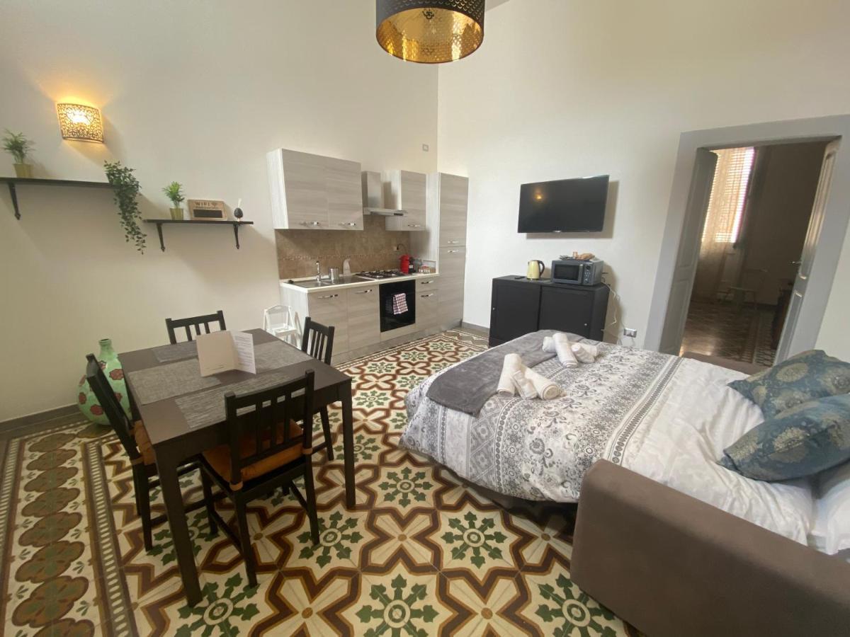 La Casa Di Nonna Titina Apartment Lecce Ngoại thất bức ảnh